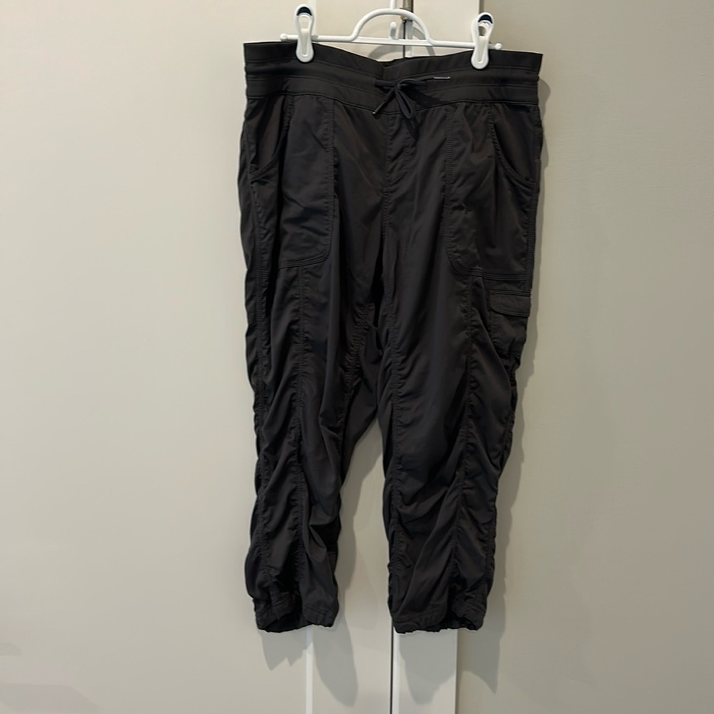 North Face Women’s Aphrodite 2.0 Pants.  Size: Large.  Color:  Asphalt Gray